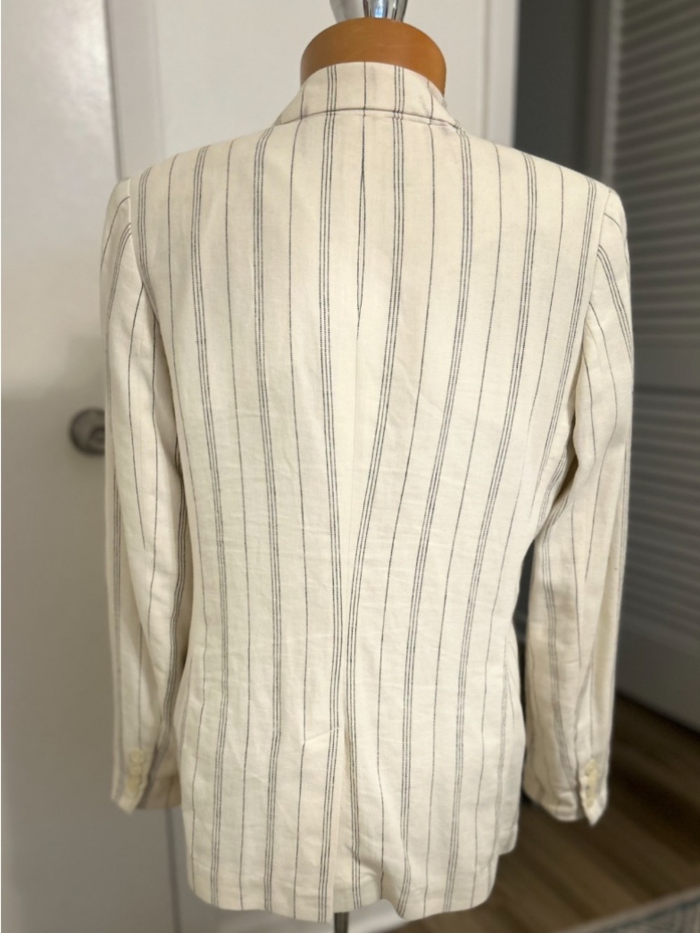 Lauren Ralph Lauren Cream Pinstripe Linen Blazer and Wide-Leg Trousers - Picture 4 of 16